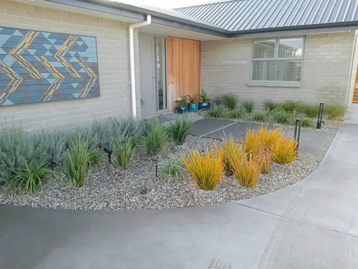 Aggragate Mulch used in Front Door Garden